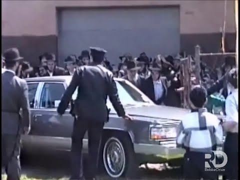 The Rebbe Visiting Maple Street Park | Lag B'omer 5751