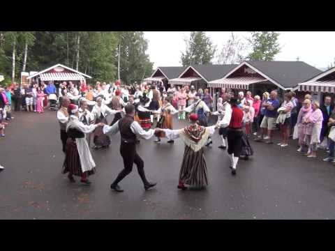 Folk dance - Slängpolska från Kökar dansas i Pellinge, Finland 04.08.2012