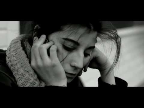 AKRO feat Julie Rens - BRUXELLES  PLURIELLE