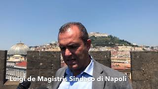 eldorado-la-bandiera-dell-accoglienza-sul-maschio-angioino