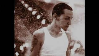 Hydroponikz and Chester Bennington - Hardly Breathe Lyrics