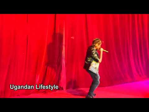 #WESANYUKIE. Papa Cidy performing live at Labonita.