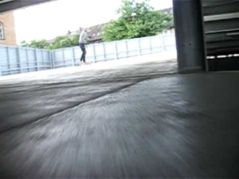 Youtubeparkhaus mit Lizenzschranke mit Jan & Tobi von "Longboard Love Düsseldorf"