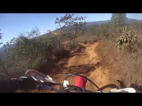 Inicio da trilha dia 04 08 2013 Macacos Minas Gerais