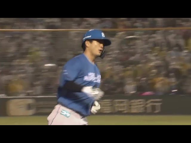 【3回表】飛距離十分!! ファイターズ・郡司裕也が今季第1号のソロホームラン!!   2024年4月11日 福岡ソフトバンクホークス 対 北海道日本ハムファイターズ