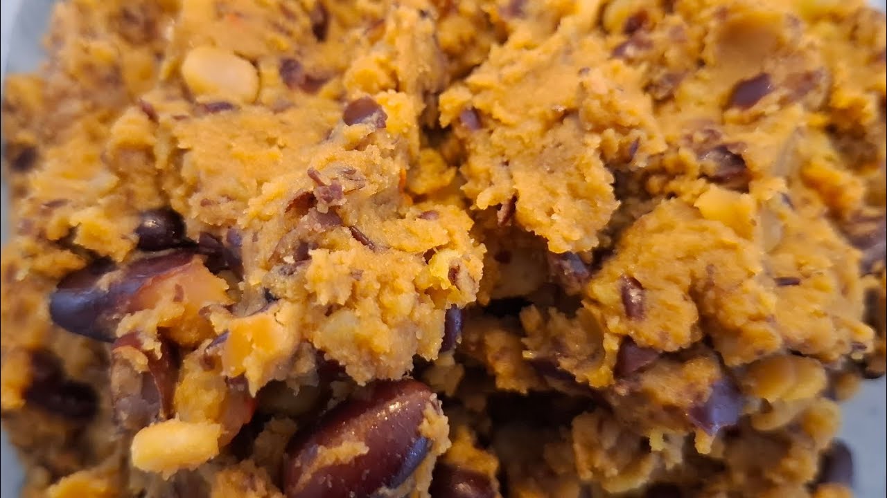 YOU MUST TASTE THIS WAY OF MAKING CAMEROONIAN IRISH AND BEANS. POMMES PILEES. #food #africa