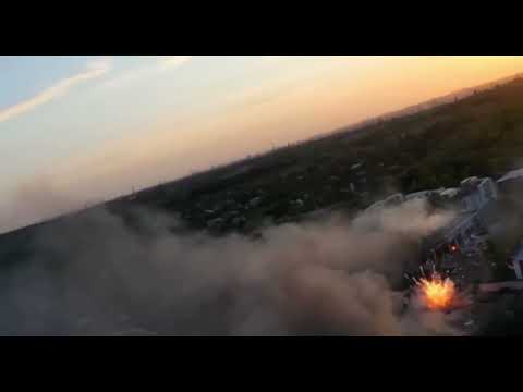 War in Ukraine. 💥 Как же красиво всё-таки детонируют склады в Донецке