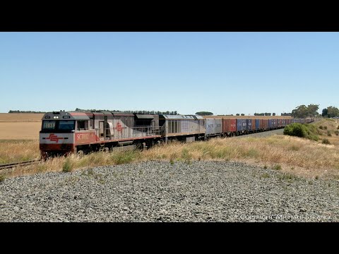 7922V SCT Dooen Container Train With SCT002 & EL57 (20/1/2022) - PoathTV Australian Railways