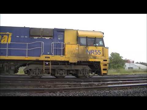 Pacific National 5SM2 Freight Train in Rain - West Melbourne 14/12/2018
