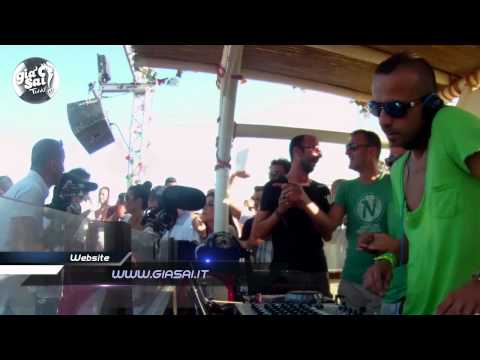 PAPEETE BEACH Live dj Set - Summer 2012 - PARTE 3