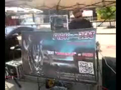 CHYNAMAN Live Performance: DJ