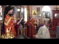 Поп исполняет коммунистический псалом 