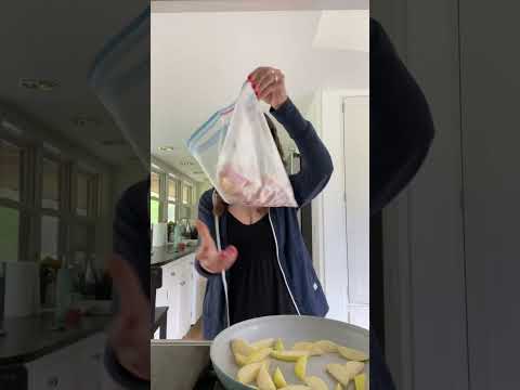 How to Freeze Apples (and use them later!)