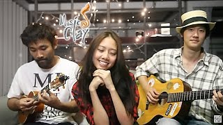 สวัสดีปีใหม่ ( Santa Baby + Last Christmas ) กอบัว + น้าหนวด + เกมส์ sticker mania