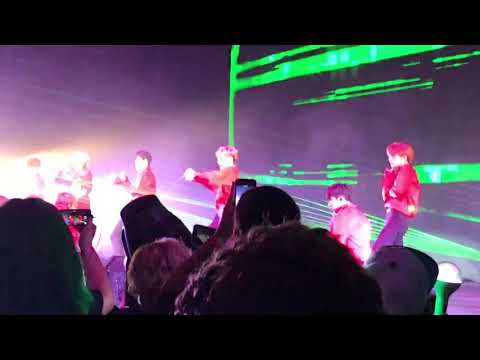 [SEVENTEEN: The Diamond Edge Tour in Chicago] Chuck 170818