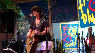 Liz Anne Hill singing at Fat Fish Blue