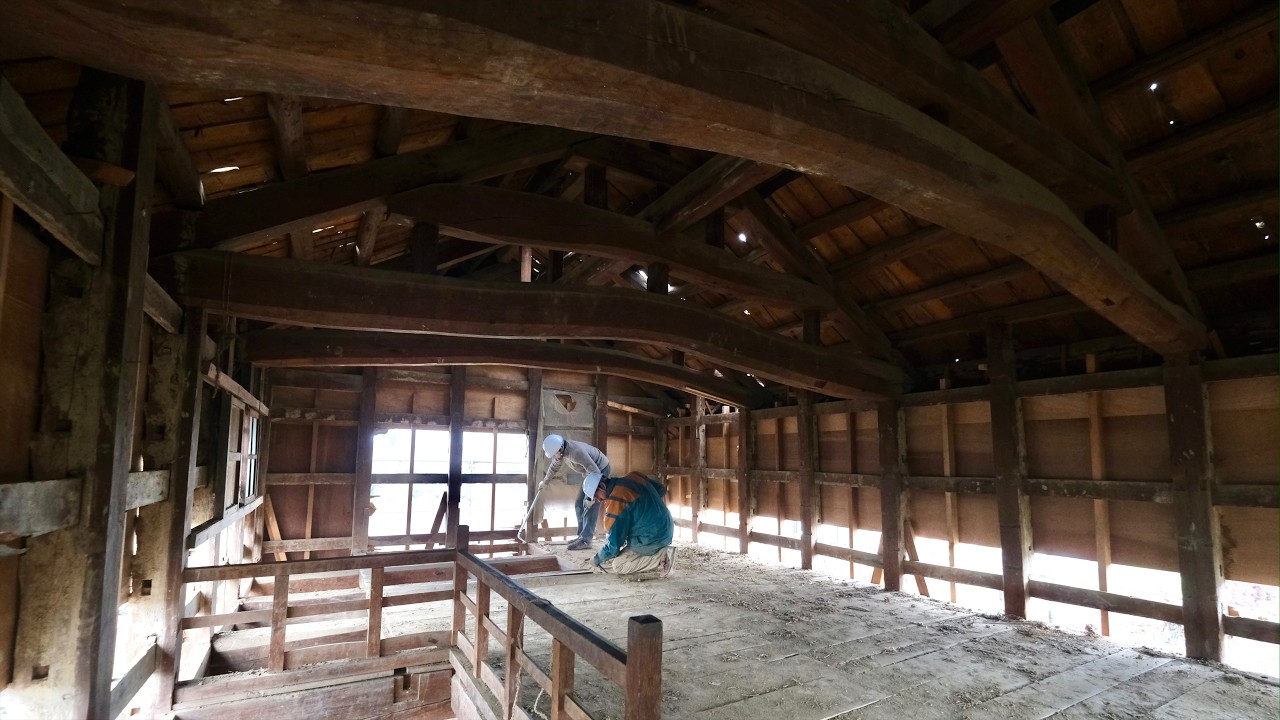 Rebuilding A Japanese Timber Frame Without Nails (Time-lapse)