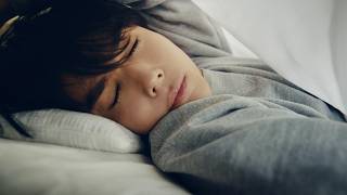 【中川大志】ベッドから起き抜けの姿にドキッ！「inゼリー」新CMで見せるナチュラルな表情