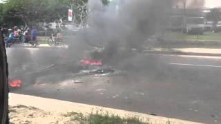 Bloquean la calle 30 en Soledad