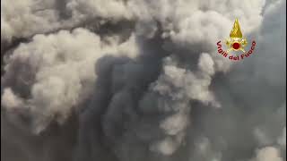 caivano-maxi-rogo-in-un-azienda-vigili-del-fuoco-a-lavoro