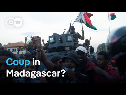 Madagascar presidency claims coup attempt as soldiers join protests | DW News