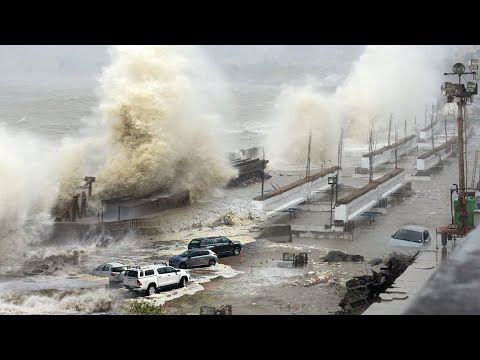 Unbelievable Footage! Massive tidal waves strike Cape Town, South Africa!
