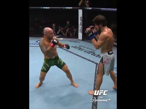 VOLK KNOCKS HIM DOWN! #ufc333
