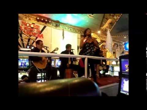 PEÑA SOMOS PERU Y SOFIA CON  Z - ALMA CORAZON Y VIDA