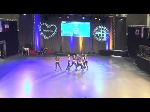 Small formation ladies