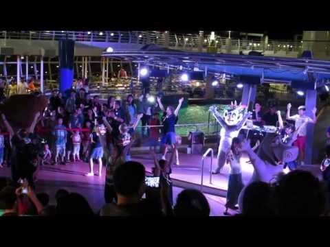 Royal Caribbean - Mariner of the Seas 2013 - Poolside Party