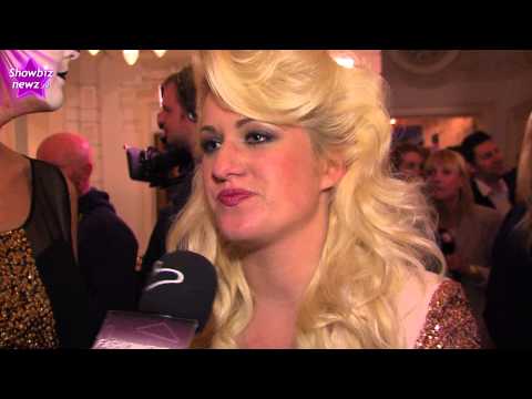 Britt Dekker over gebroken pols