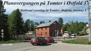 preview picture of video 'Planovergangen på Tomter i Østfold 3 / Railroad crossing in Tomter, Norway 3'