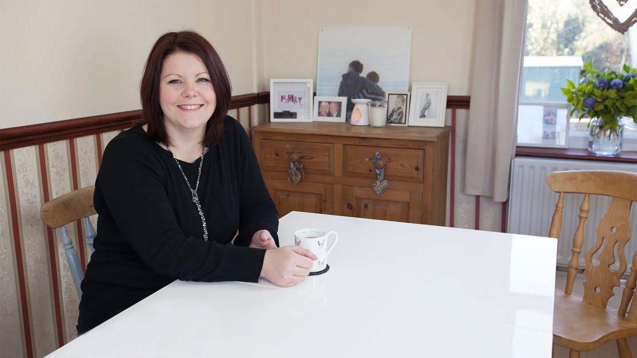 Danetti Furniture Review; White Gloss Extending Dining Table