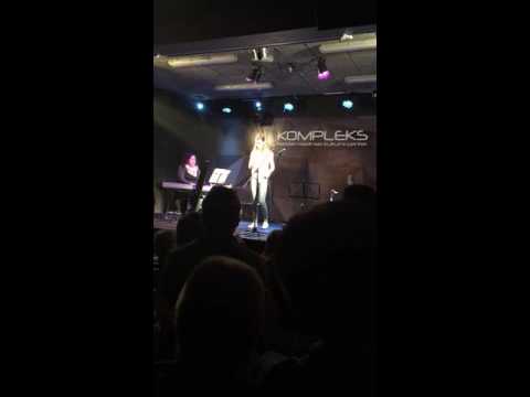 GLASBENI CENTER ROŠER - Učenka Gaja Mlakar (Le za kratek čas)