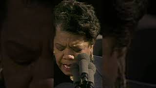 Maya Angelou reciting her FAMOUS poem 1993 Inauguration #shorts