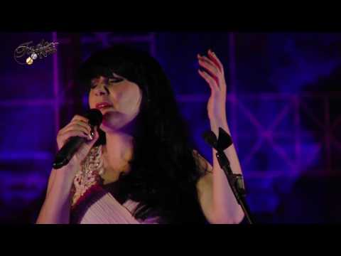 Carla Linhares                       " Sentença "