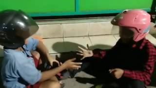 Download lagu Video Lucu Bodoh Vs Idiot (Funny Amsterdam) mp3 Download lagu Video Lucu Bodoh Vs Idiot (Funny Amsterdam) mp3