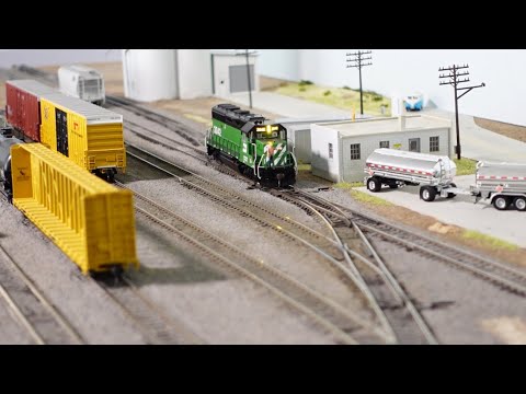 Running Trains on the BNSF Sub! - Layout Build - Ep 33