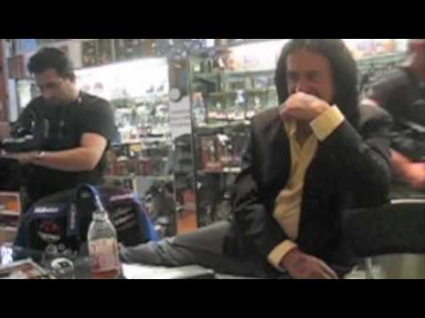 UB - Scott Ian w/ Gene Simmons on Kiss Alive