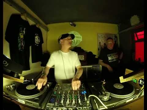 DJ Uniques, Mystery & Aboudy // 1-hour Vinyl mix ~ Drum & Bass