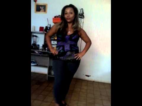 Simone dancando anos 80