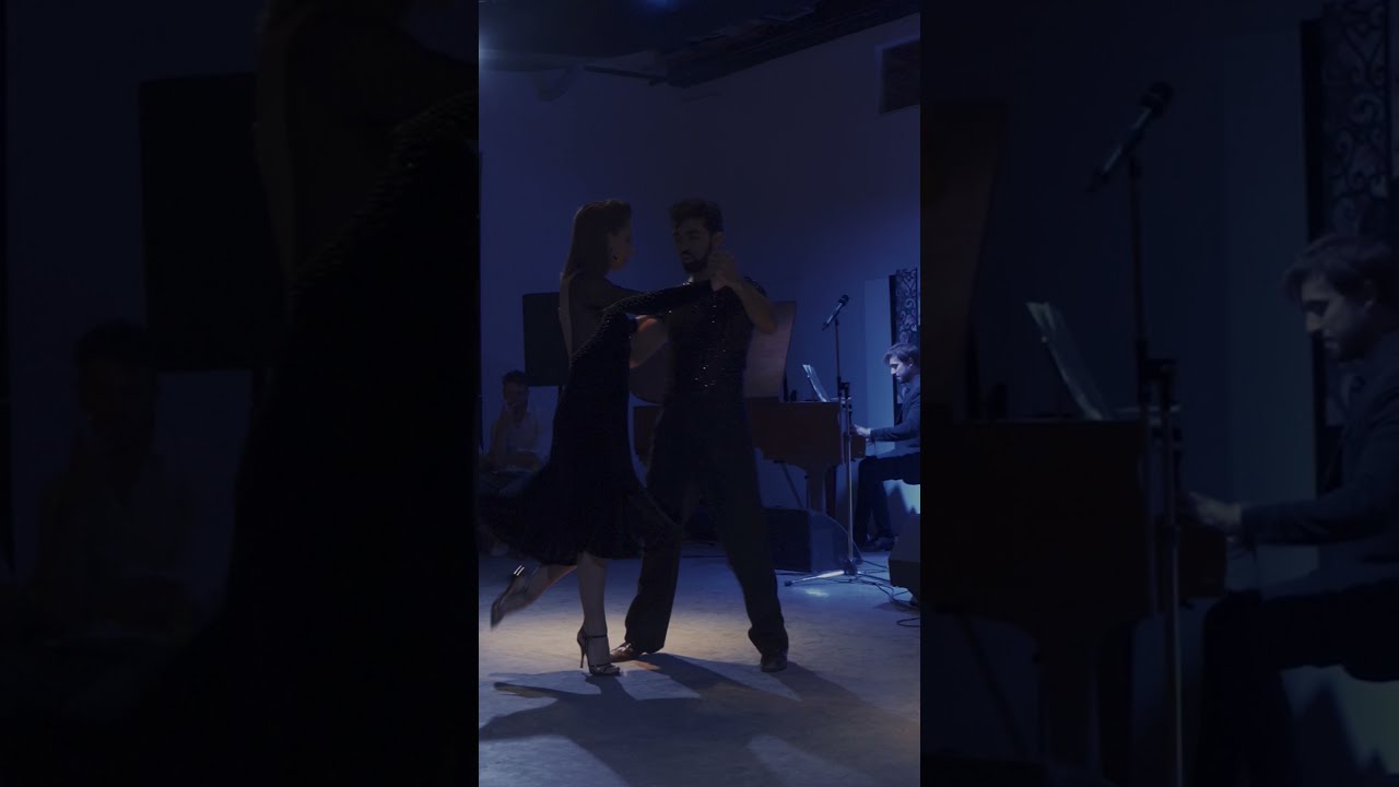 FERNANDO CARRASCO Y JIMENA HOFFNER JUNTO A TANGO BARDO EN JUERNES MILONGA