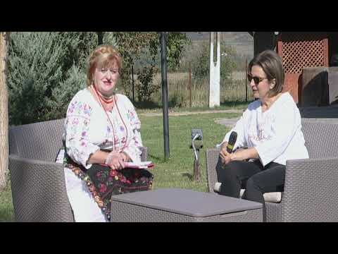 De vorba cu d-na Mia responsabila cu cei doritori de cazare la ,,Pens. Lac Calinesti ' - Nasul   TV