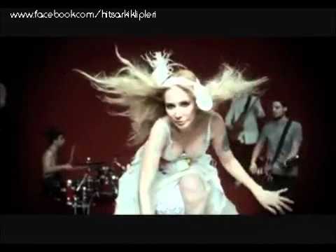 Gökçe-Tuttu Fırlattı Kalbimi Video Klip 2011