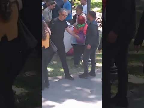 Eğitim Sen Genel Başkanı Kemal Irmak ters kelepçe yapılarak gözaltına alındı