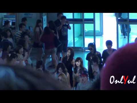 110901 SNSD - Gimpo Airport departure
