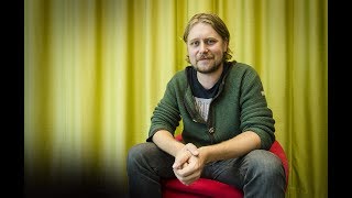 AUF DEM ROTEN STUHL | La Brass Banda "Die Rockmusiker fallen uns immer um den Hals"