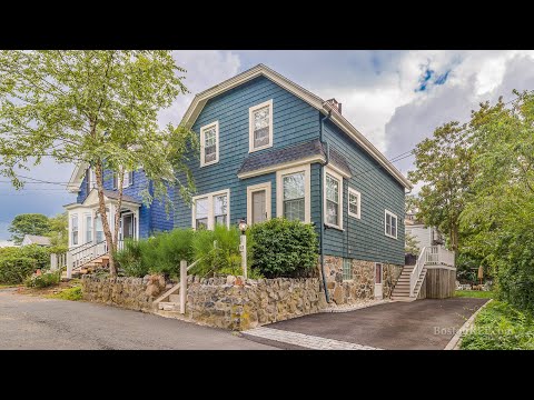 17 Lattimer St, Marblehead MA - Marcie Gingle & Roberta Lerman - Tel: 617-838-3102