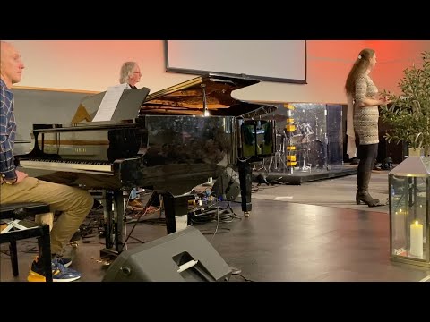 I din närvaro. Nydelig tonsatt bønn av Josefina Gniste her med Mai-Linn Gilbu Berstad i Vennegjengen