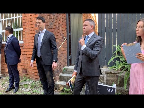 Eastern Suburbs Auction: 18/20 Ocean Ave, Double Bay -Sean Poche/PPD/Clarence White Auctioneer